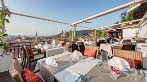 Bar en la azotea Praga RESTAURANTE TERASA U ZLATÉ STUDNĚ en Praga