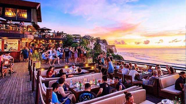 Bar en la azotea Bali Single Fin Bar en Bali