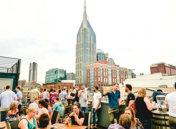 Rooftop Acme Feed & Seed Bar en la azotea en Nashville