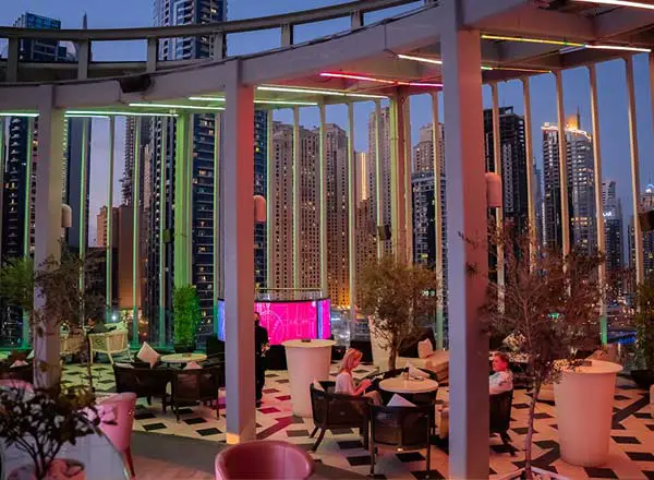 Bar en la azotea Dubai Atelier M en Dubai