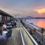 Bar en la azotea Calade Restaurante en la azotea en Radisson Blu en Niza