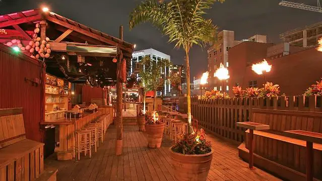Rooftop Latitudes Bar en la azotea en Orlando