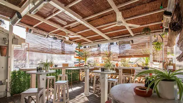 Lemon Rock Bar & Hostel Terraza en Granada