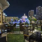 Bar en la azotea Ho Chi Minh Rooftop Garden en Rex Hotel en Ho Chi Minh