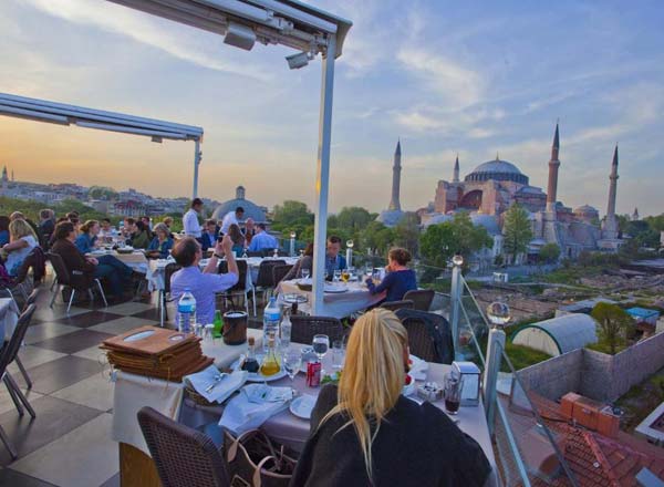 Bar en la azotea Estambul Restaurante Seven Hills en Estambul