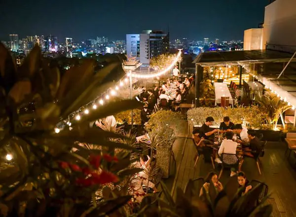 Bar en la azotea Ho Chi Minh Shri Restaurant & Lounge en Ho Chi Minh