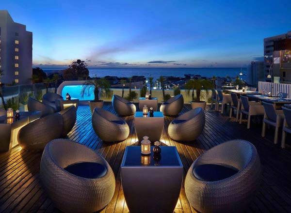 Bar en la azotea Pattaya Sunset Lounge en Baraquda Pattaya