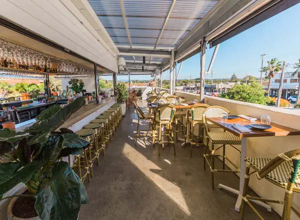 Bar en la azotea Gold Coast The Collective Palm Beach en Gold Coast