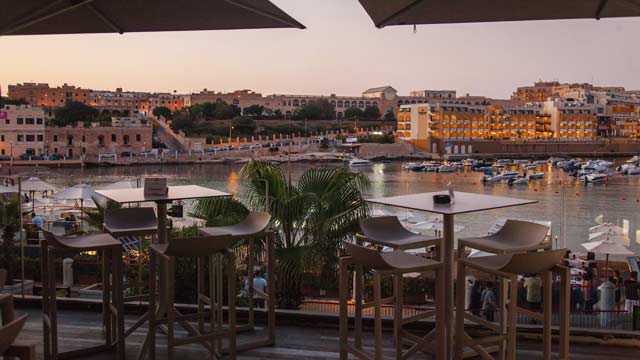 Bar en la azotea The Rooftop en Hugo's Terrace en Malta