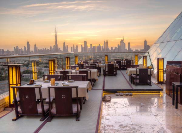 Bar en la azotea Dubai Tomo en Dubai