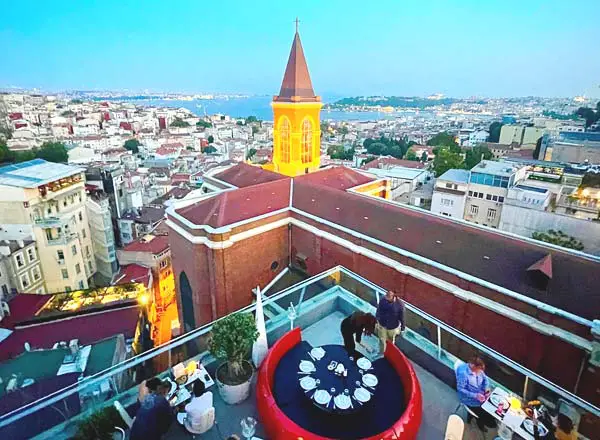 Bar en la azotea 360 Estambul en Estambul