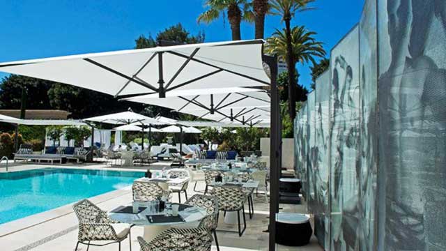Bar en la azotea Odyssey en el Hotel Metropole en Mónaco