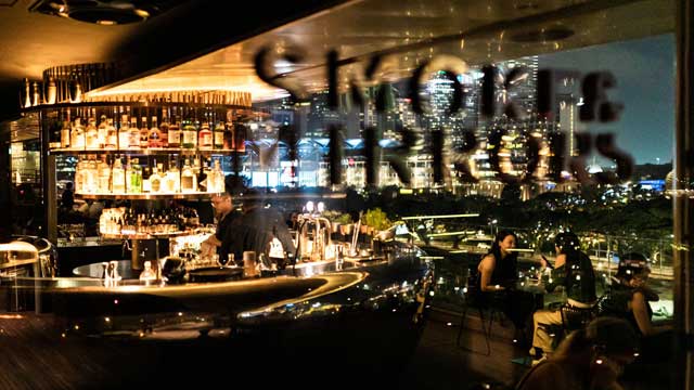 Bar en la azotea Smoke and Mirrors en Singapur