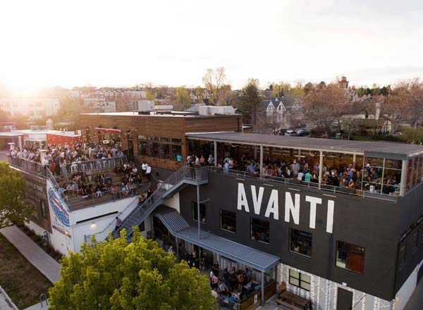 Rooftop bar Avanti FandB, un restaurante colectivo en Denver