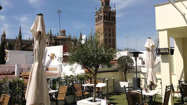 Bar en la azotea Fulton Terraza en el Palacio Alcázar de Sevilla