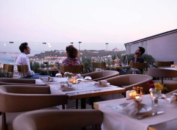 Bar en la azotea Restaurante 24 en Georges Hotel Galata en Estambul