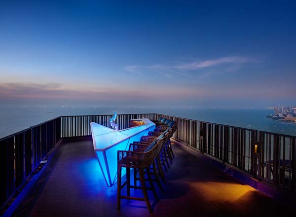 Bar en la azotea Horizon Rooftop Restaurant and Bar en Pattaya