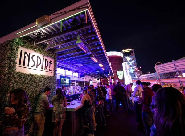 Bar en la azotea Inspire en Las Vegas