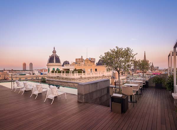 Bar en la azotea Rooftop en Ohla Barcelona en Barcelona