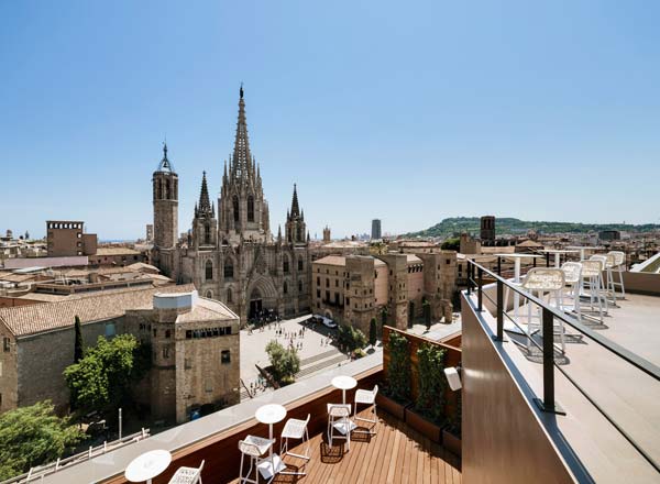 Bar en la azotea Terraza Panorámica en el Hotel Colón de Barcelona