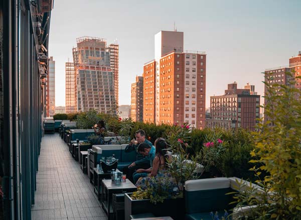 Bar en la azotea PHD Rooftop Lounge en Dream Downtown en Nueva York