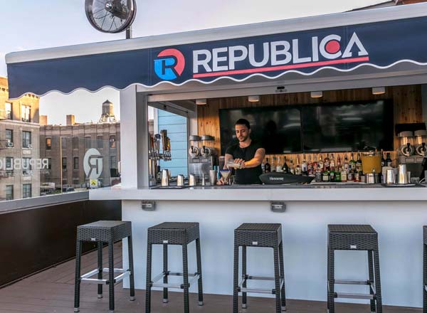 Bar en la azotea República en Nueva York