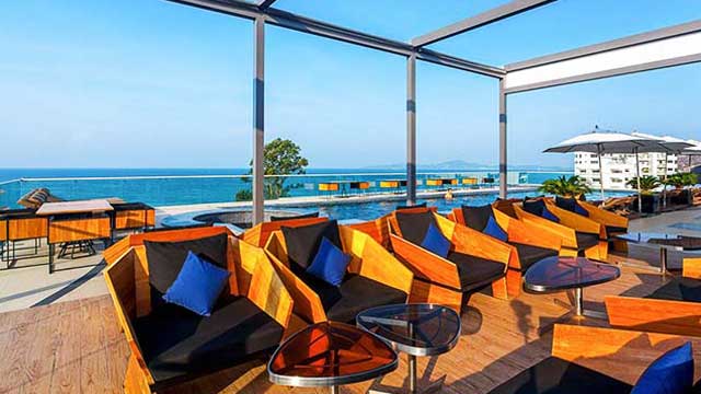 Bar en la azotea Ruffino Restaurant and Lounge en Pattaya