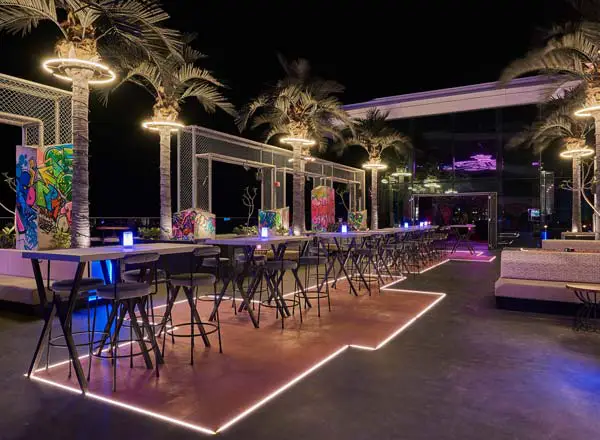 Bar en la azotea SoBe en Dubái