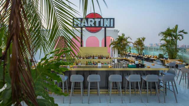 Bar en la azotea Terrazza Martini en Pekín