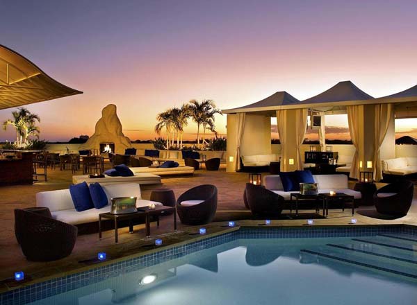 Bar en la azotea The Rooftop Pool and Lounge en The Mayfair en Miami
