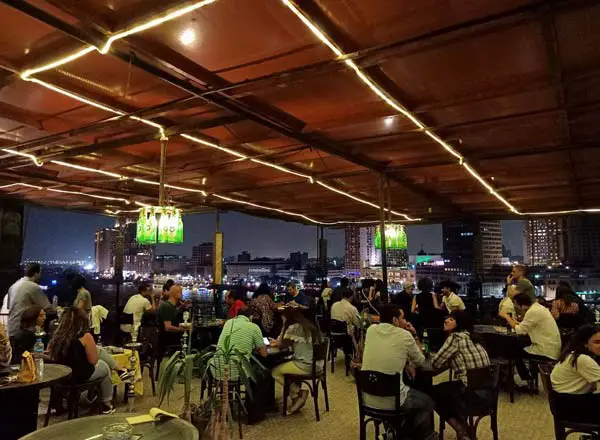 Bar en la azotea Zamalek Rooftop en El Cairo