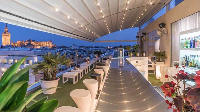 Rooftop bar La Terraza en el Hotel Inglaterra de Sevilla