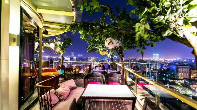 Bar en la azotea The Rooftop en Hanoi