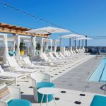 Bar en la azotea Ara Rooftop Pool and Lounge en Emerald Coast