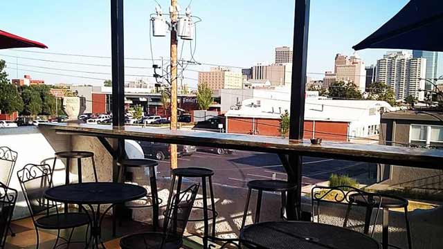 Bar en la azotea Bossa Nova en Cafe DO Brasil en Oklahoma City