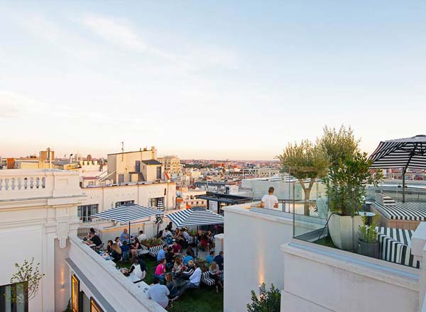 Rooftop bar Planta 9 CR7 - Rooftop and Sports Bar en Madrid