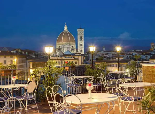 Bar en la azotea Hotel Croce di Malta en Florencia