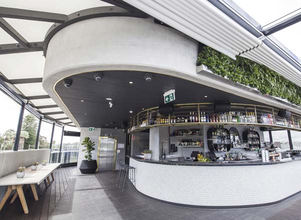 Bar en la azotea Henry's Rooftop en The Reveley en Perth