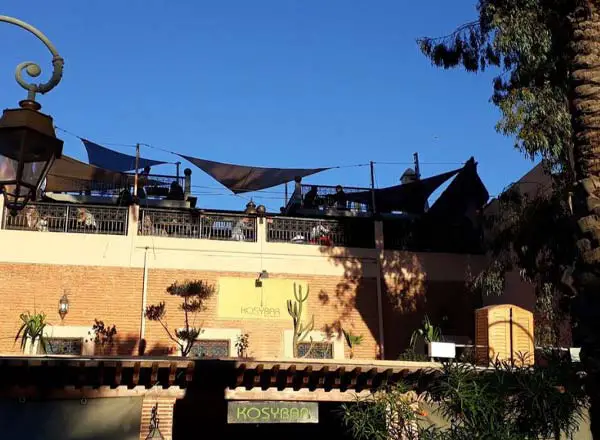 Bar en la azotea Kosybar en Marrakech