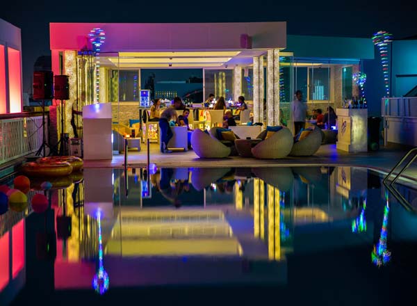 Bar en la azotea Level Lounge en Abu Dhabi