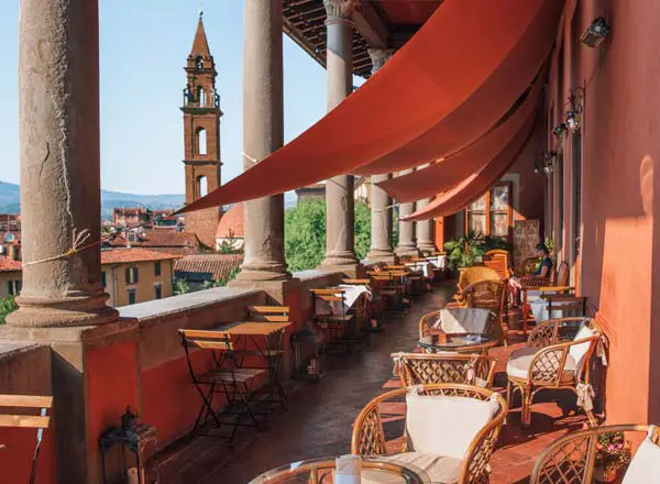 Bar en la azotea Loggia Roof Bar en el Hotel Palazzo Guadagni en Florencia