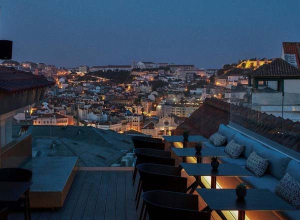 Bar en la azotea Lumi Rooftop Bar and Restaurant en Lisboa