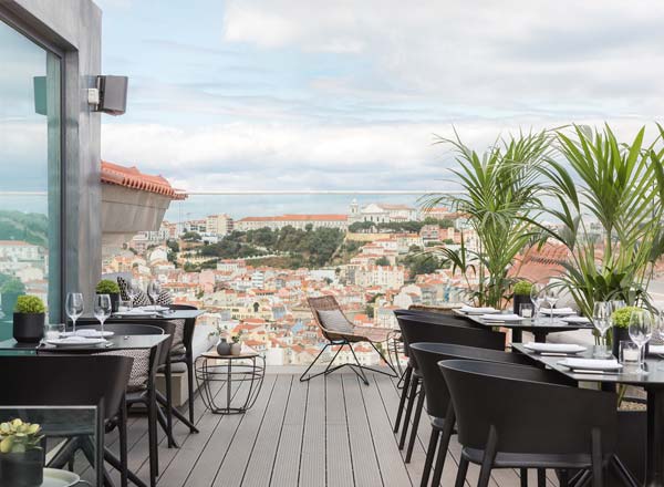 Bar en la azotea Lumi Rooftop Bar and Restaurant en Lisboa