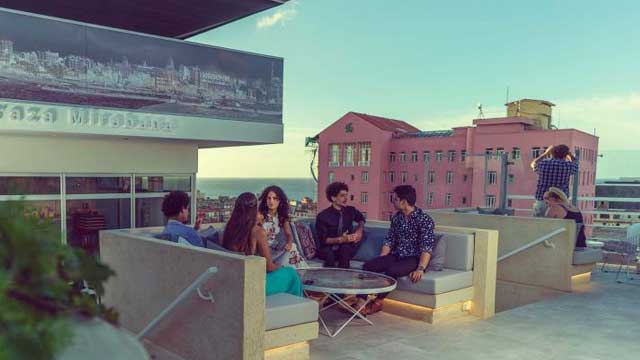 Rooftop bar Mirabana Bar en Iberostar Parque Central en La Habana