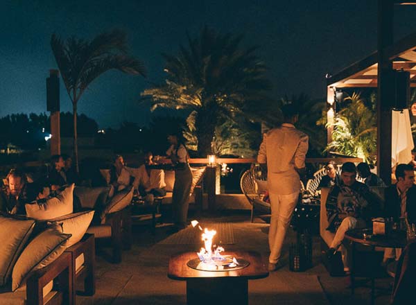 Bar en la azotea Shala Beach Lounge en Abu Dhabi