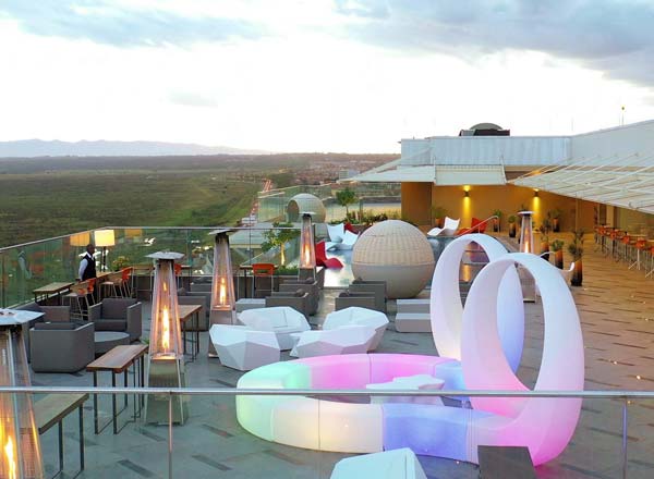 Bar en la azotea Sky Lounge en Emara Ole-Sereni en Nairobi