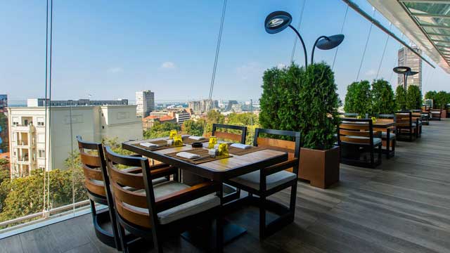 Bar en la azotea Sky Lounge Belgrade en Belgrado