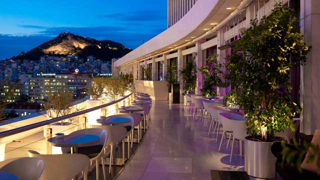 Bar en la azotea Galaxy Restaurant and Bar en Hilton Athens en Atenas