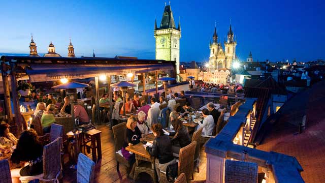 Bar en la azotea Terasa U Prince en Praga