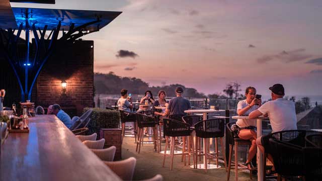 bar en la azotea por encima de Eleven Bali